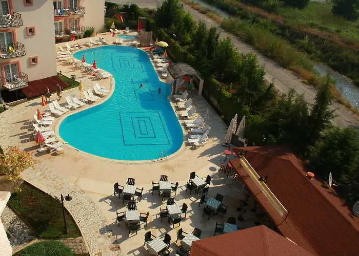 Ξενοδοχείο Pelin 3*